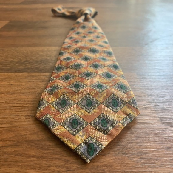 Robert Talbott “Seven Fold” Hand Made Silk Tie - Picture 7 of 8
